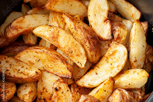 Baked potato chips with spices