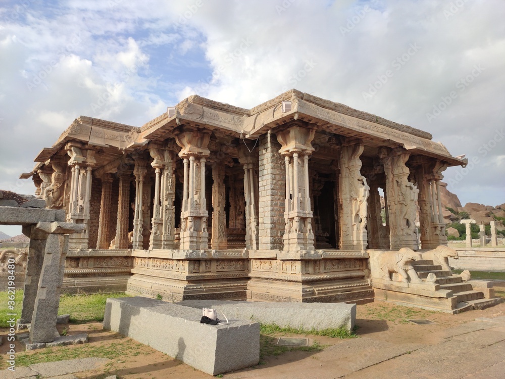 world famous hampi stone chariot & other historical architectures 