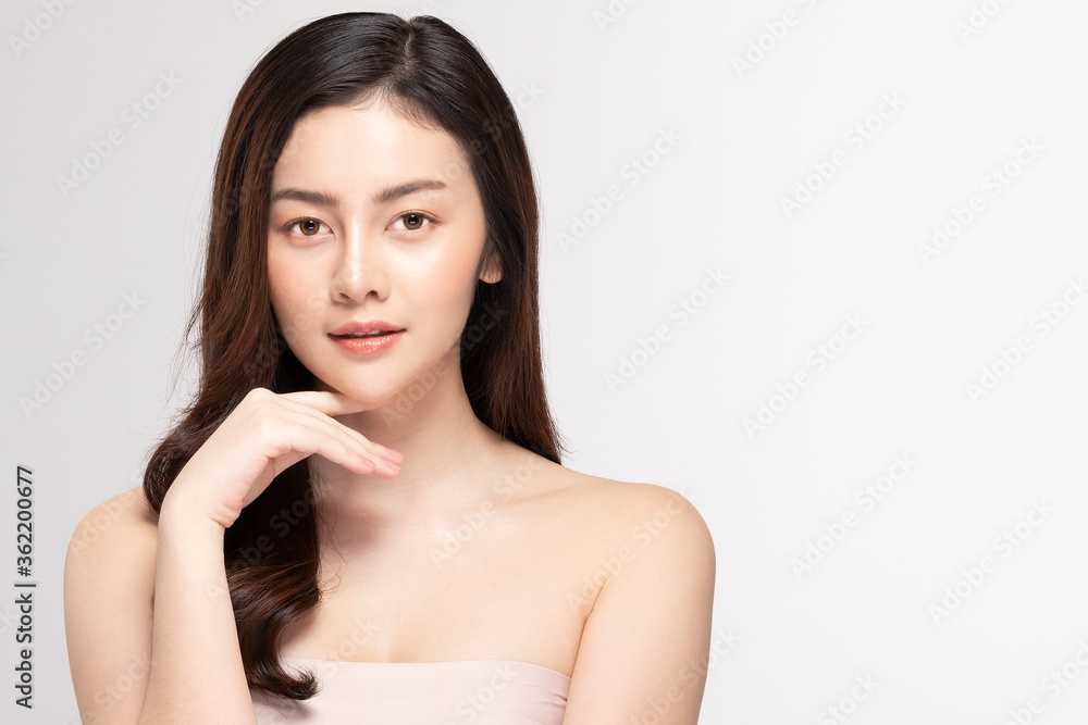 Beauty asian women touching soft chinskin close up face beauty . Beauty asian women touching soft chinskin close up face beauty .