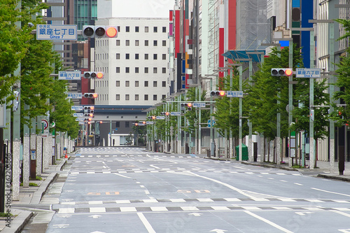 Tableau sur toile Ginza Locked Down in Covid-19