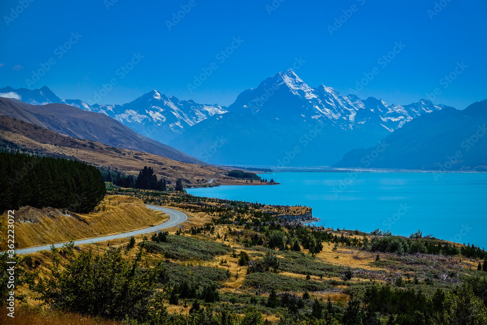 Mount Cook & Lake Pukaki view from the Hooker Valley Track, Aoraki Mount Cook N.P, Canterbury, South Island, New Zealand