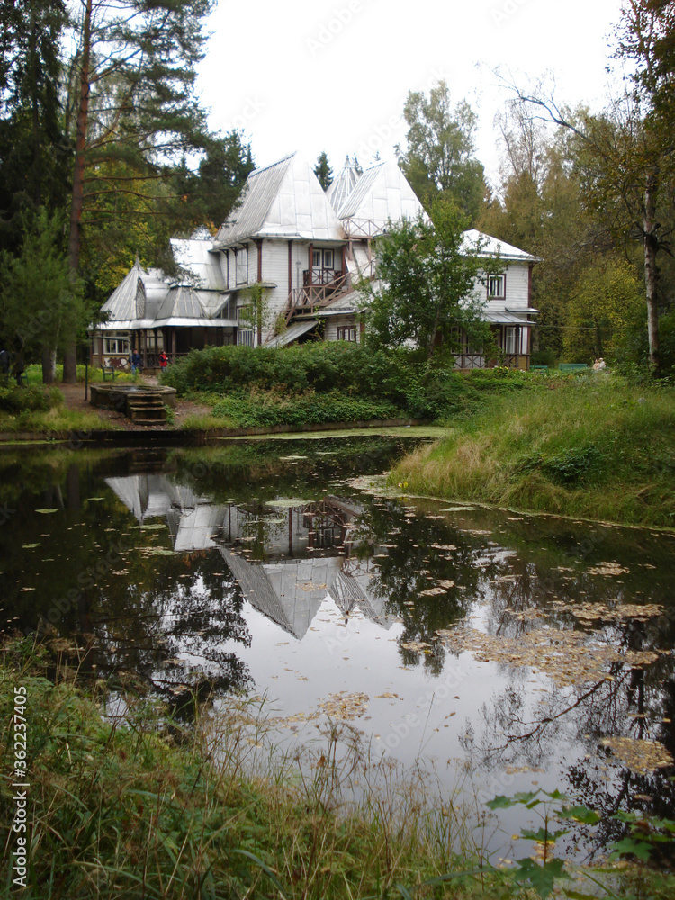 Obraz premium St. Petersburg, Repino, Russia, September 2009: House in Penates a museum-estate of the artist Ilya Repin, located in the village of Repino, Resort area of St. Petersburg