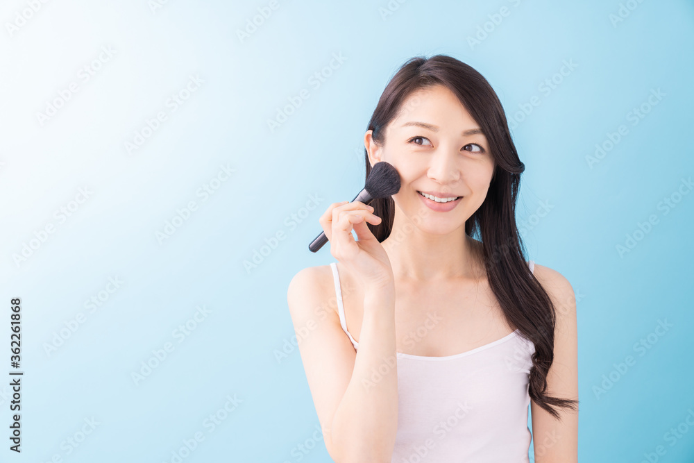 美容イメージ　ブラシ