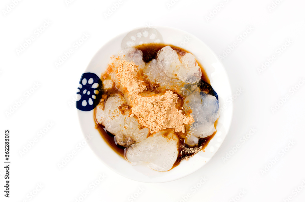 くず餅の黒蜜ときな粉かけ くず餅の黒蜜ときな粉かけ