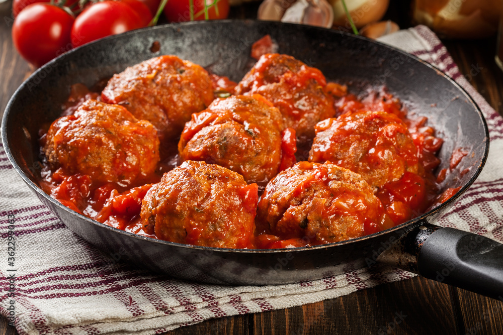 Pork meatballs with spicy tomato sauce