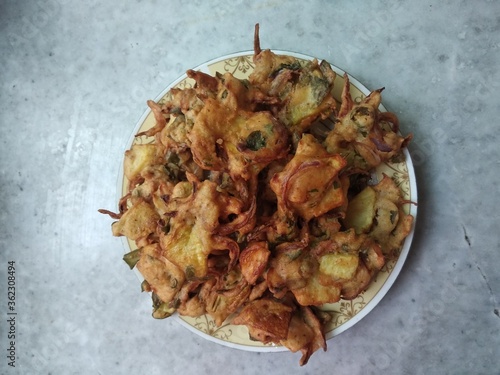 crispy pakoray tea time pakiane snacks.