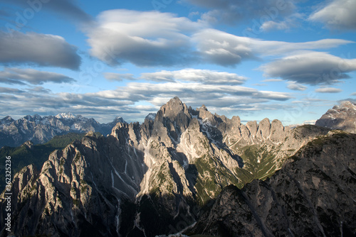 le splendide montagne delle dolomiti regalano panorami mozzafiato