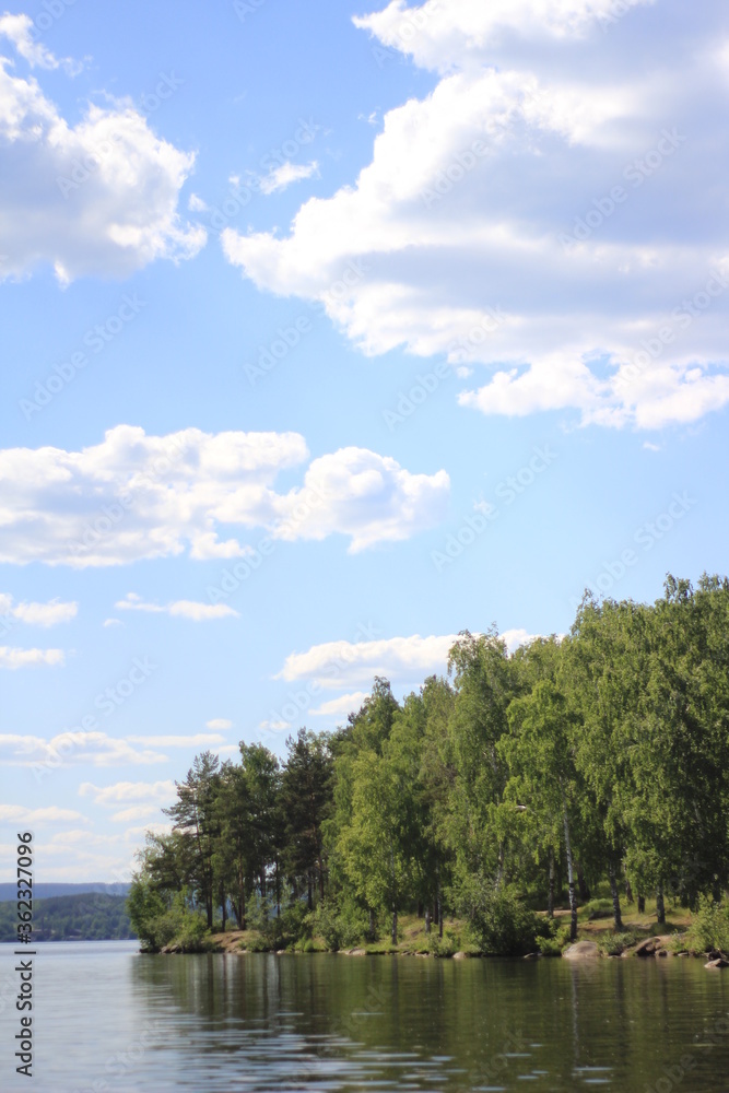 Obraz premium river and clouds