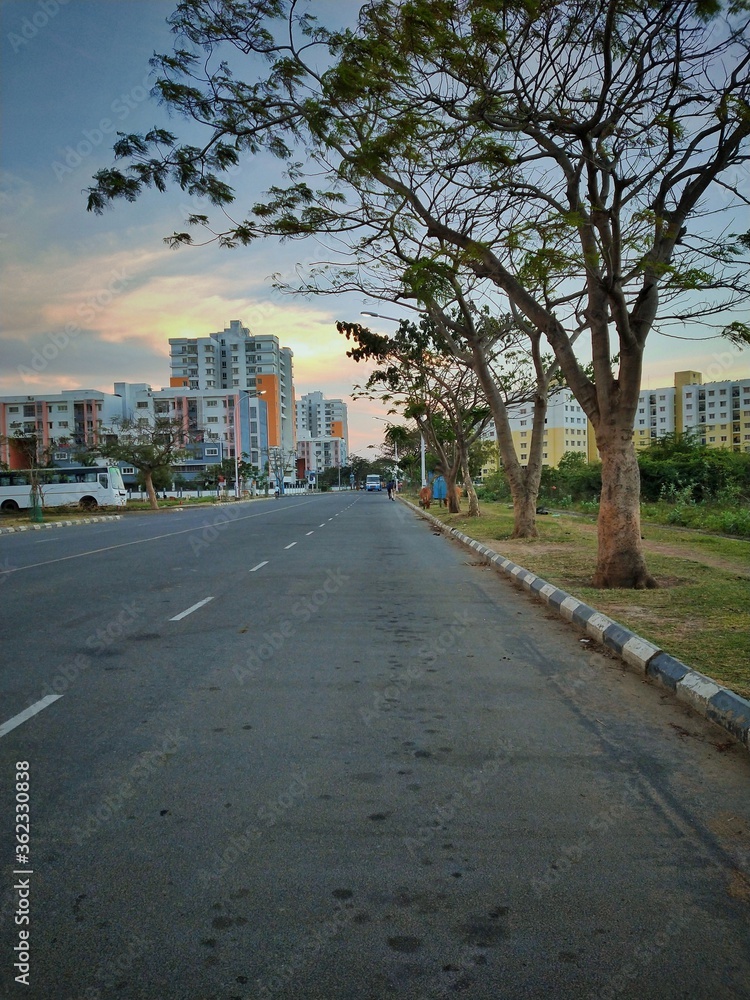 Obraz premium road in the city