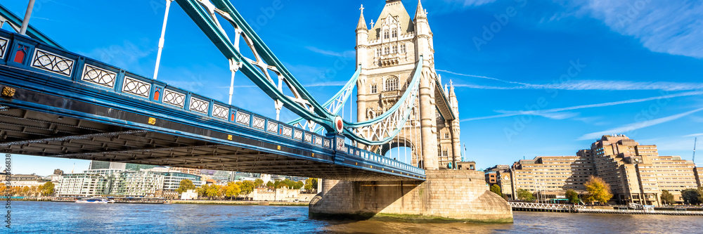 Obraz premium Tower Bridge in London, UK, United Kingdom. Web banner in panoramic view.