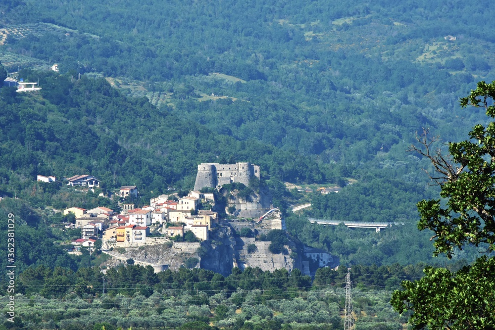 Cerro al Volturno (IS) - Castello Pandone