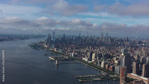 4K RAW Footage in D-log: New York City Skyline / Cityscape at day. Amazing view of Manhattan, NYC, USA