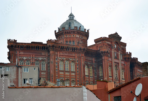Obraz na płótnie The exterior is a brick-built historical building. w salonie