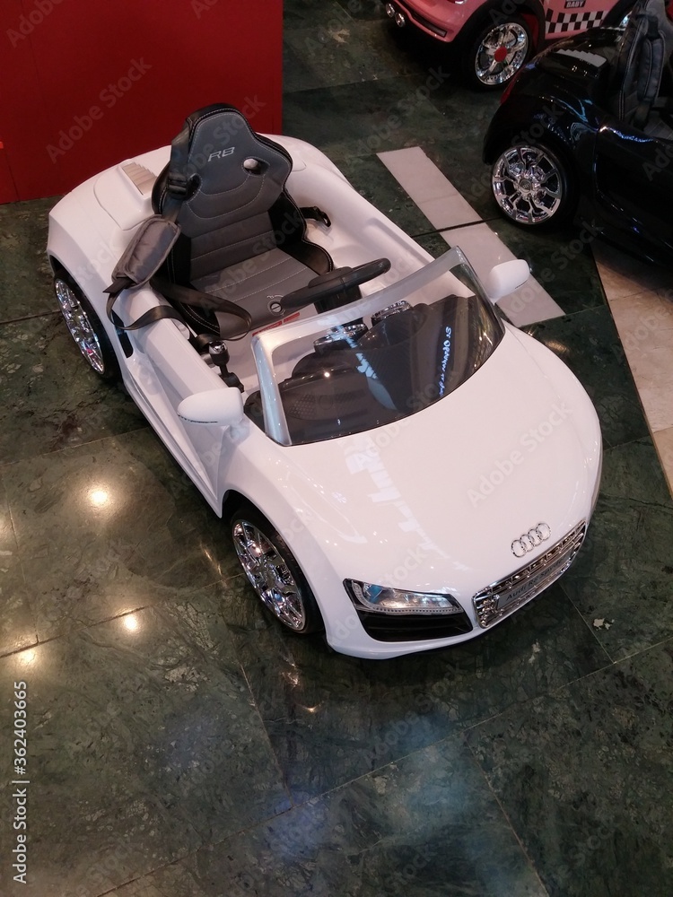 Coche top audi juguete