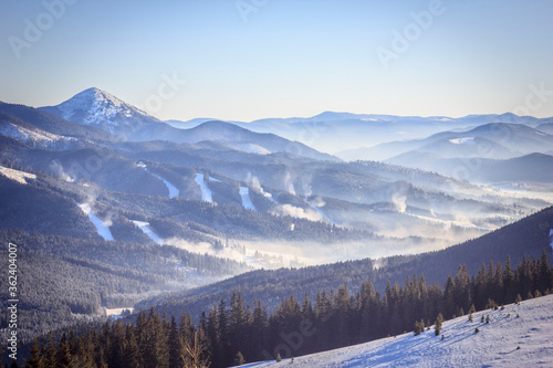 A snow covered mountain a travel © Дмитро Григорчак