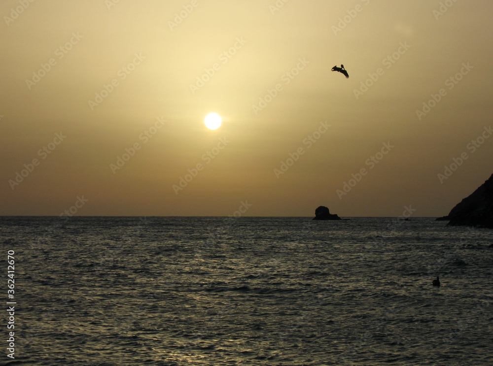 Atardecer sobre el mar del sur Atardecer sobre el mar del sur