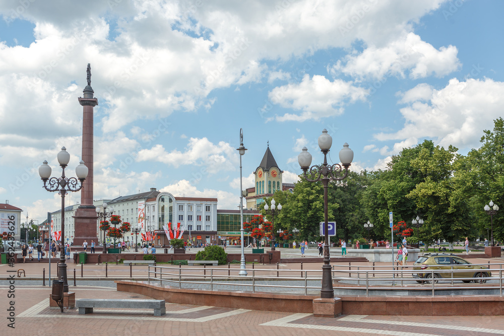Obraz premium Kaliningrad-Russia-June 25, 2020: Victory square in Kaliningrad