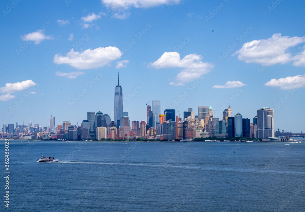Fototapeta premium Panoramic view of downtown Manhattan, New York USA