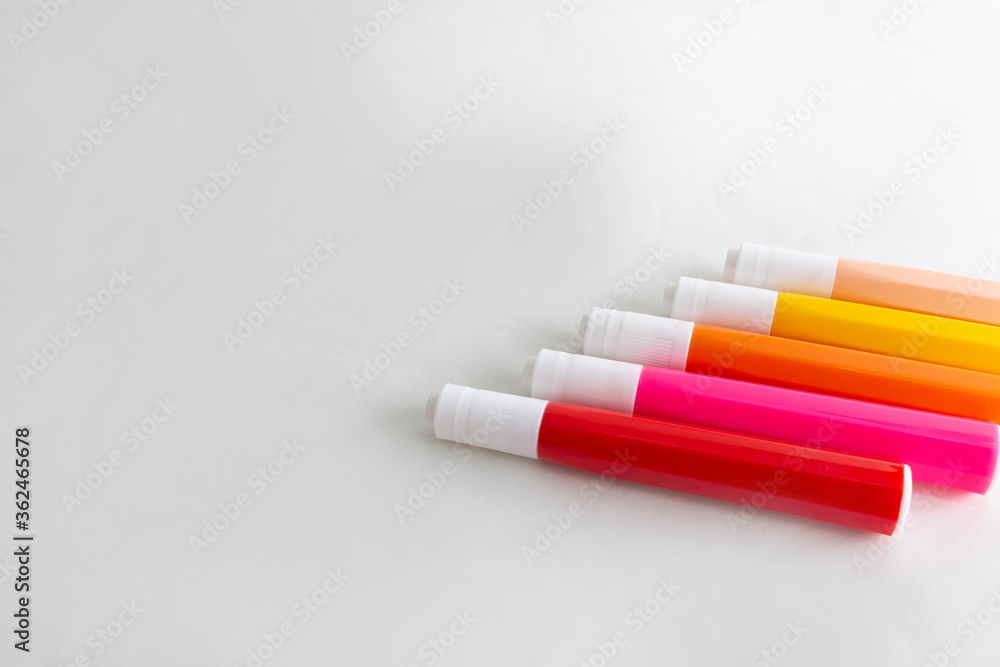 マーカー 色ペン カラーペン カラフル 文具 学校 