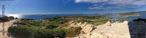 Vue panoramique des Embiez depuis la tombe de Paul Riczrd