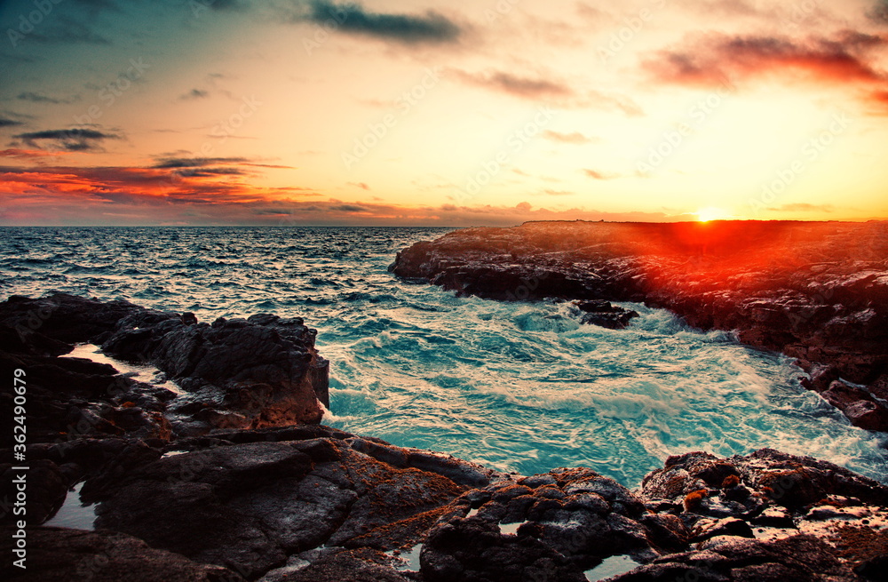 Obraz premium sunset over the sea