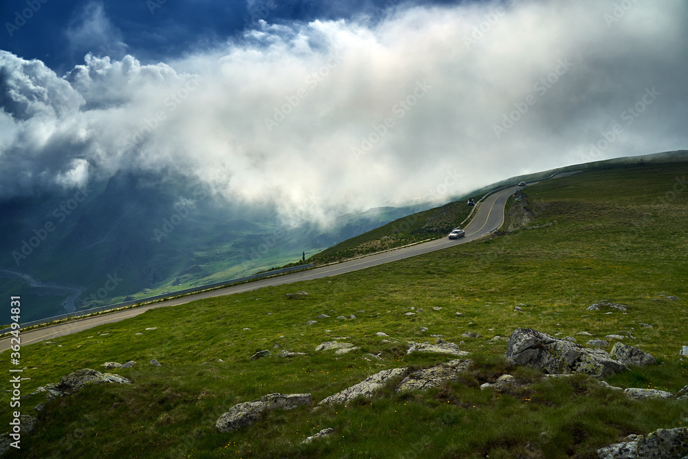 Fototapeta premium Road in the mountains