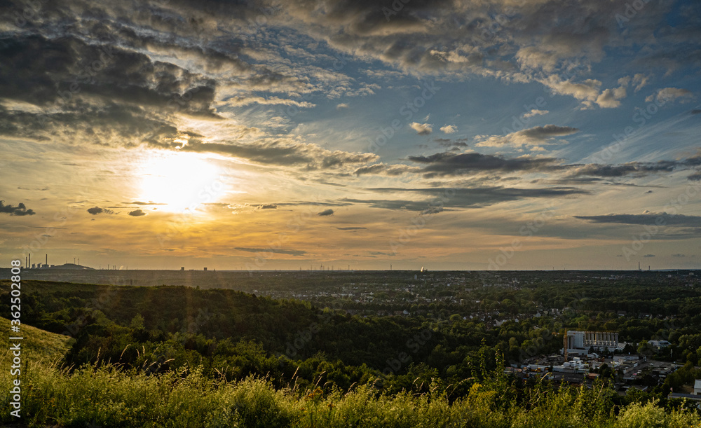 Fototapeta premium Sonnenuntergang im Ruhrgebiet, auf der Halde