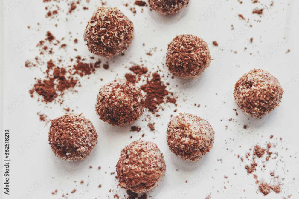 Bombones de coco y chocolate Bombones de coco y chocolate