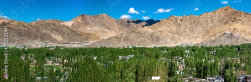 A panoramic breathtaking view on the rooftop from Leh Palace.