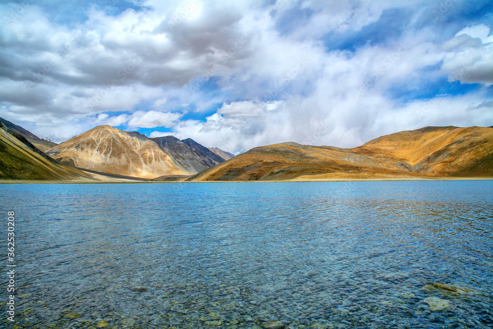 Obraz premium Pangong Lake in Ladakh, North India. Pangong Tso is an endorheic lake in the Himalayas