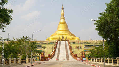 Golden Uppatasanti Peace Pagoda Temple in Naypyitaw, Myanmar / Burma.