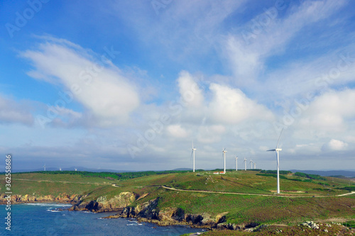 Tableau sur toile Wind turbines in Costa da Morte, Galicia, Spain