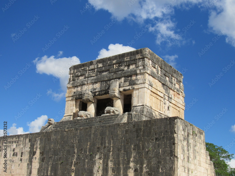 CHICHEN ITZA, YUCATAN, MEXICO CHICHEN ITZA, YUCATAN, MEXICO