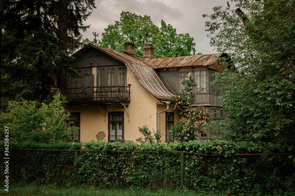 An old abandoned house on a farm yard An old abandoned house on a farm yard
