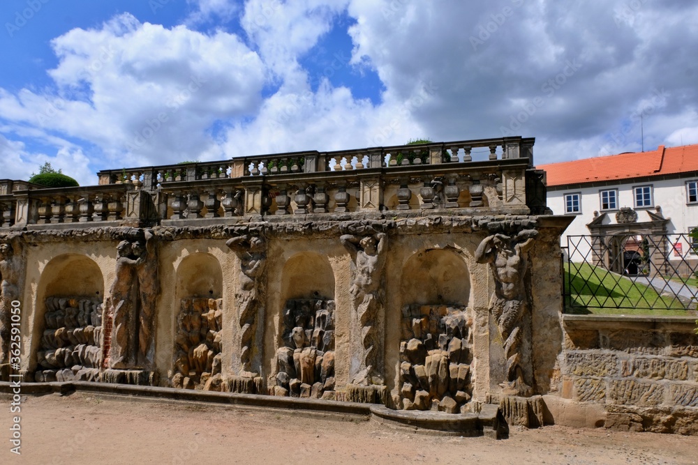 Fototapeta premium Zakupy castle, artistic fountains in the park