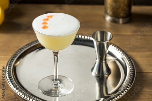 Sweet Boozy Whiskey Pisco Sour