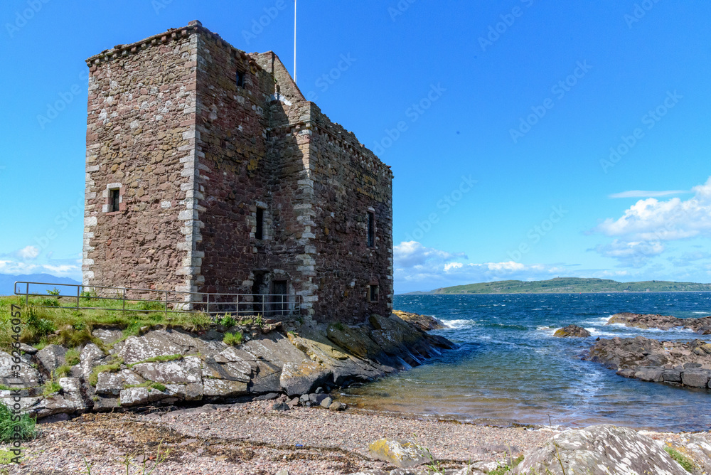 Fototapeta premium Castle Ruins on Scottish Coast