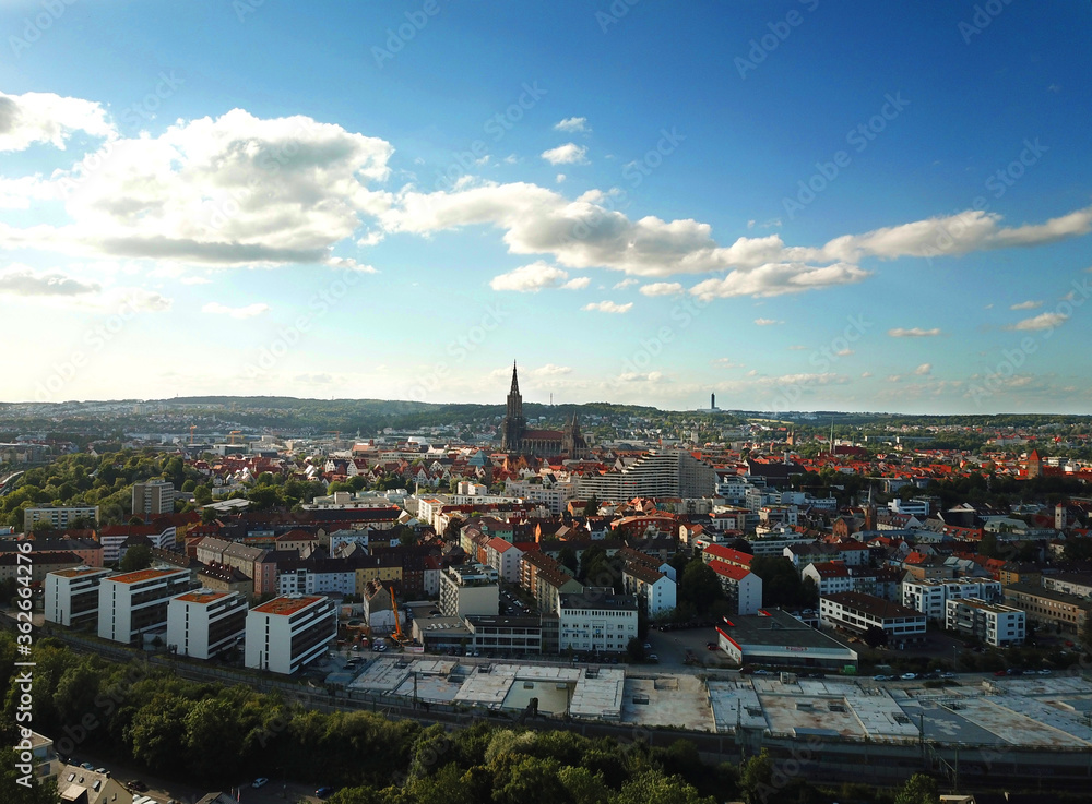 Ulm, Deutschland: Blick über die Stadt von Neu-Ulm aus