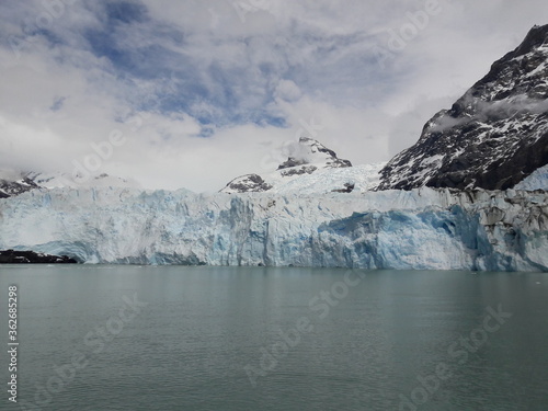 Wallpaper Mural Glacier National Park Argentina boat tour El Calafate Perito Moreno 2019 Torontodigital.ca