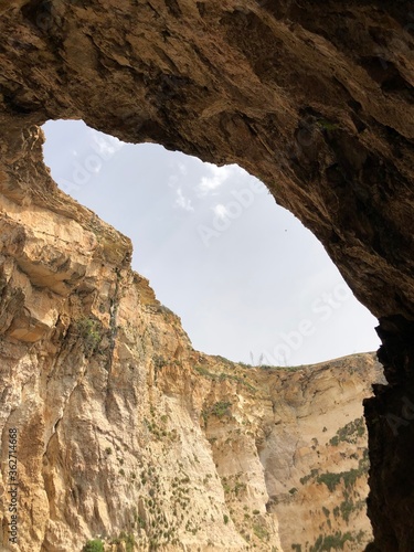 cave in the mountains © Nayara