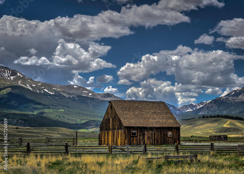 An old rustic farmstead on the western side of the Rocky Mountains