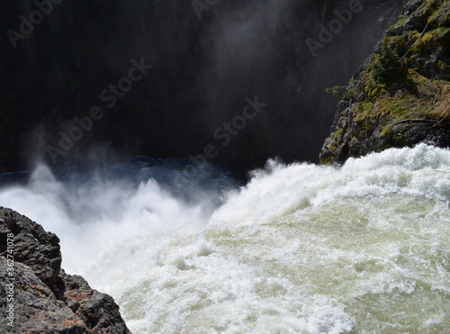 Fototapeta Naklejka Na Ścianę i Meble -  Late Spring in Yellowstone National Park: Overlooking the Upper Yellowstone Falls on the Yellowstone River From the Brink