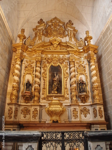 Altar in der Kirche Sao Francisco in Evora Portugal