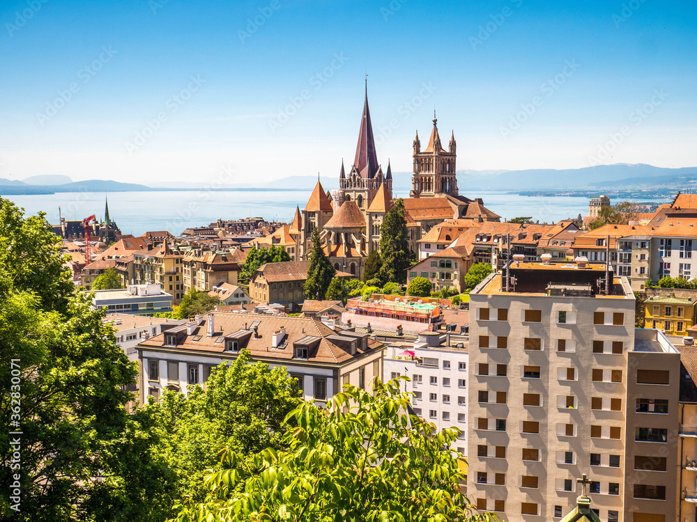 Vue sur Lausanne et sa cathédrale en Suisse