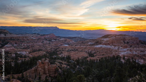 The sunrise view of Bryce Canyon, at insperation point, in Utah. © Zimu