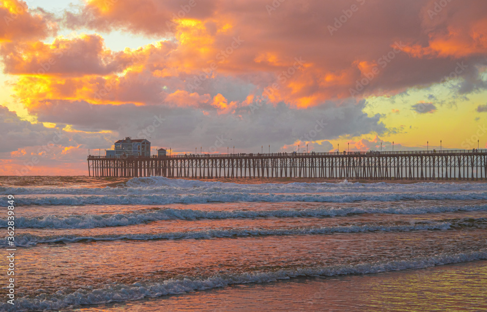 Fototapeta premium sunset over the ocean