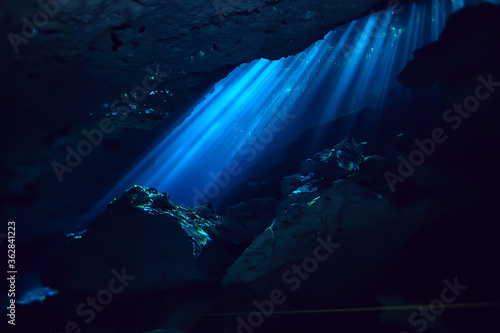 Cuadro en lienzo underwater landscape mexico, cenotes diving rays of light under water, cave divi