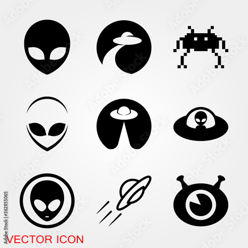 UFO alien saucer - unidentified flying object line art vector icon