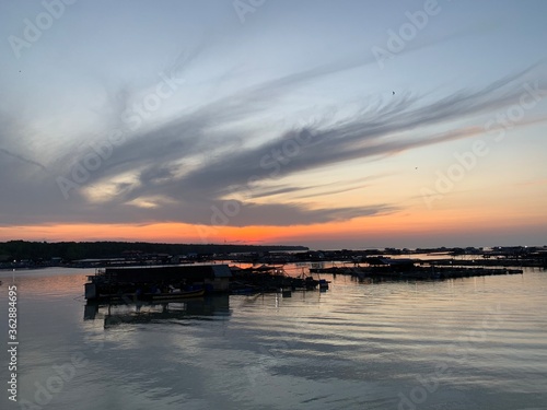 Fototapeta Naklejka Na Ścianę i Meble -  sunset over the sea
