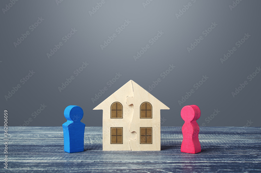 Figures of husband and wife and house puzzle. Marriage contract. Buying or building a dream home. Division of marital property real estate. Dispute. Conflict resolution. Legal regulation. Divorcement - obrazy, fototapety, plakaty 